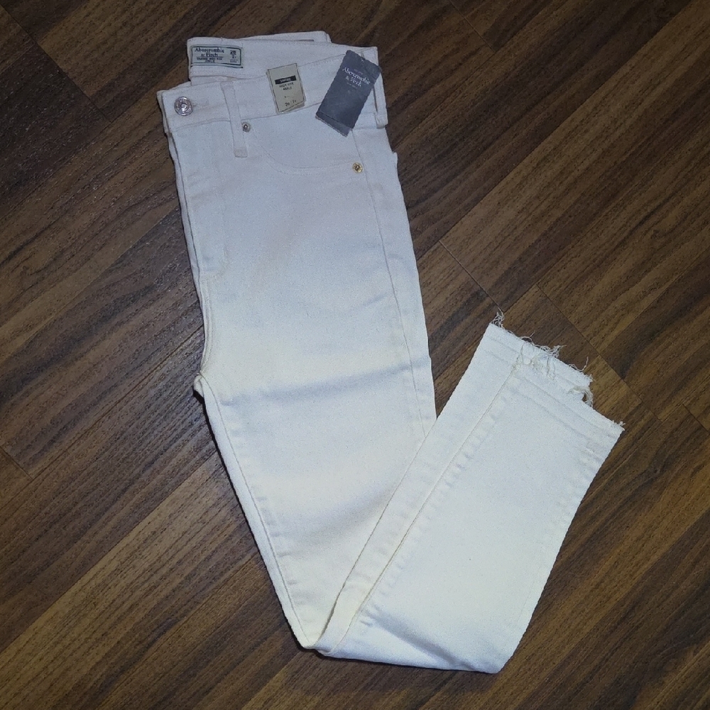 NWT Abercrombie&Fitch White High Rise Ankle Jeans💥Buy2Get1Free💥
